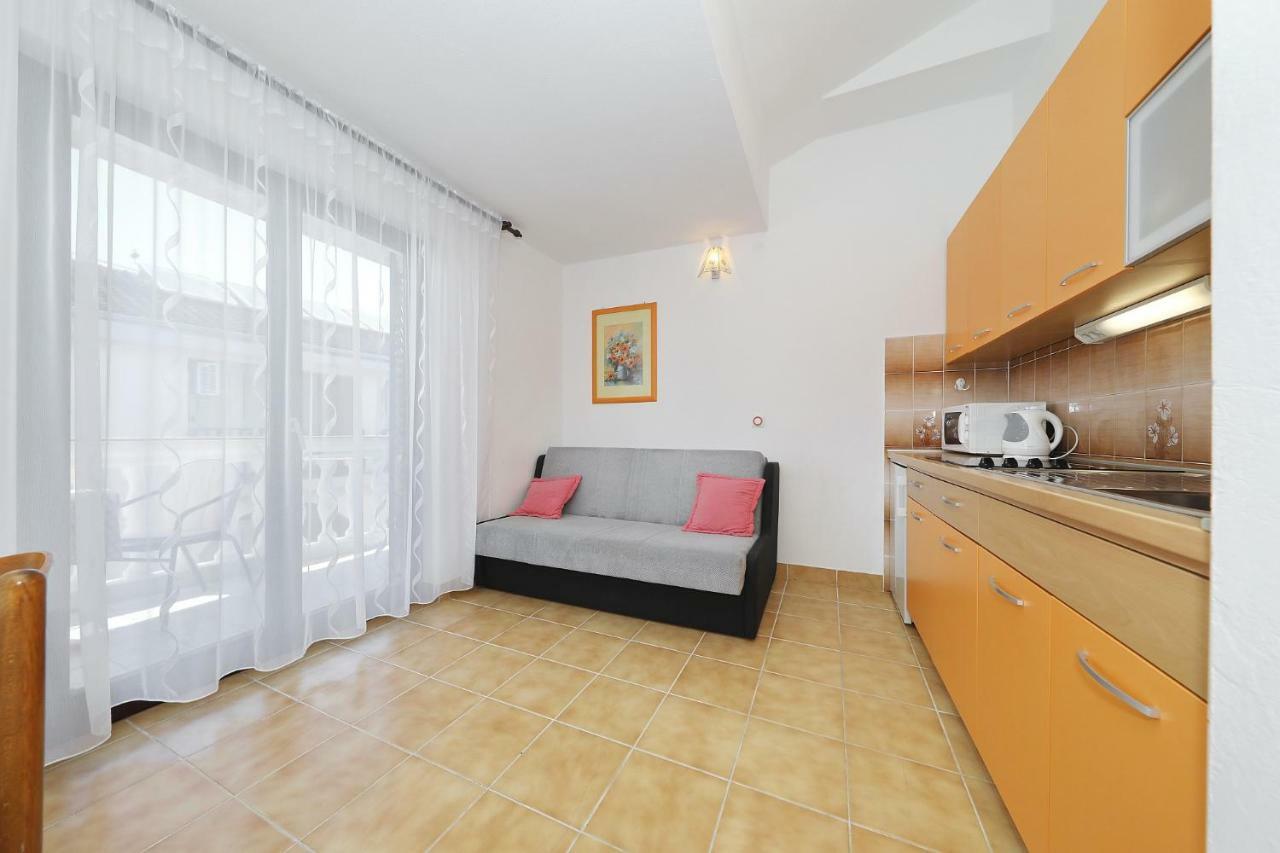 Apartments Vedrana Біоград-на-Мору Екстер'єр фото