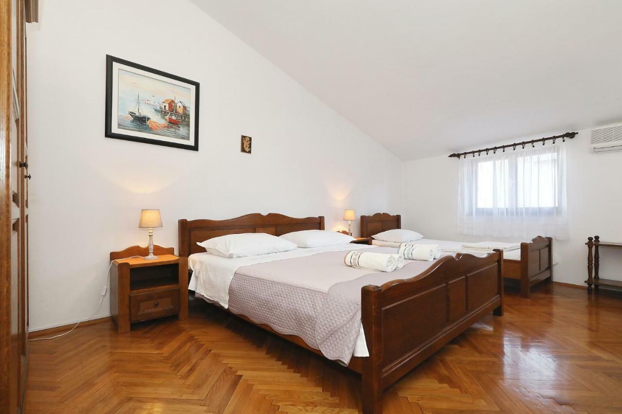Apartments Vedrana Біоград-на-Мору Екстер'єр фото